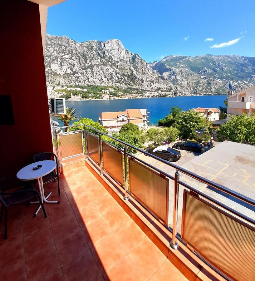 Hotel Bokeljski Dvori Kotor Buitenkant foto