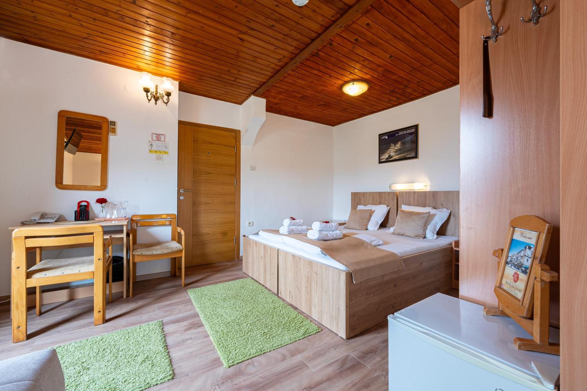 Hotel Bokeljski Dvori Kotor Buitenkant foto