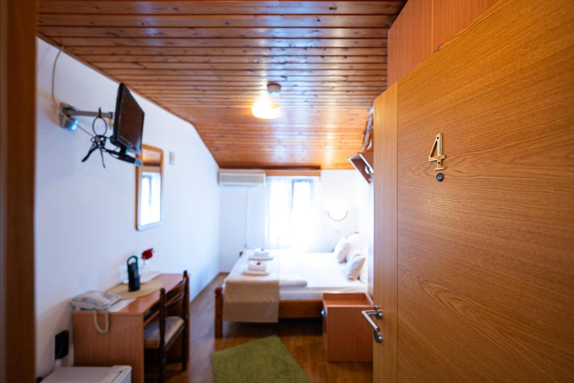 Hotel Bokeljski Dvori Kotor Kamer foto