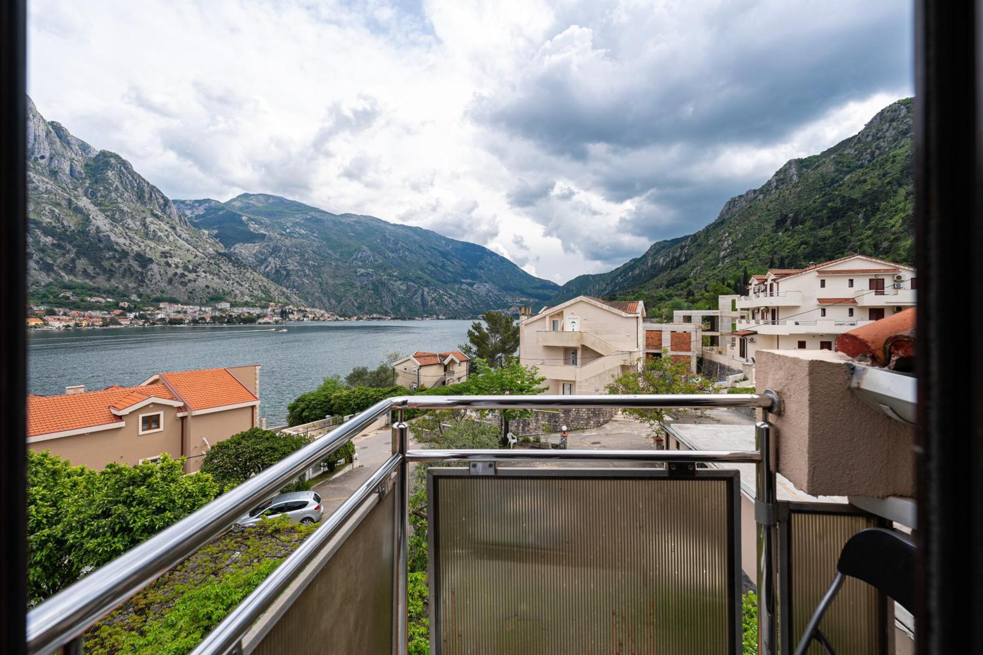 Hotel Bokeljski Dvori Kotor Buitenkant foto