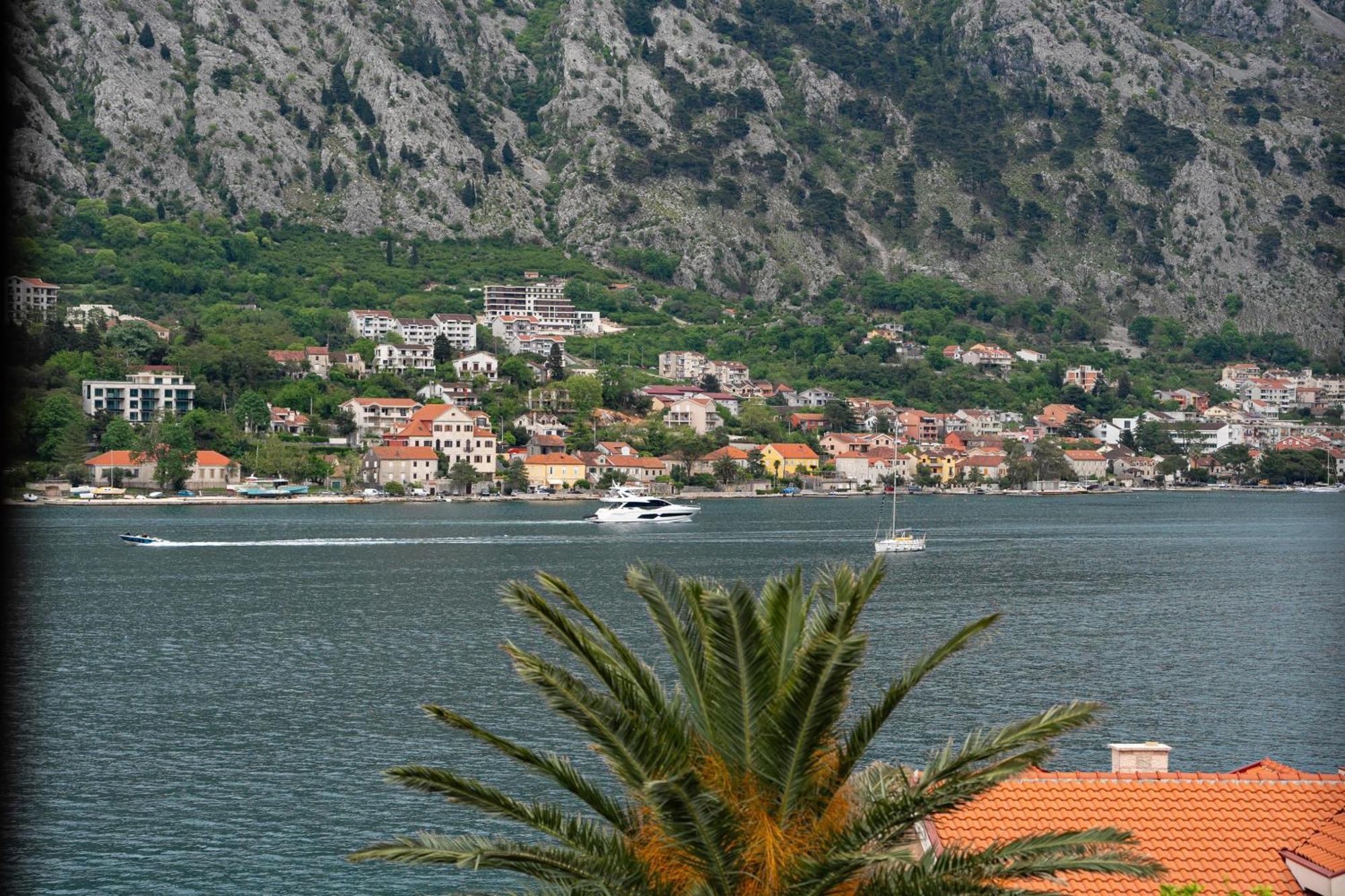 Hotel Bokeljski Dvori Kotor Buitenkant foto
