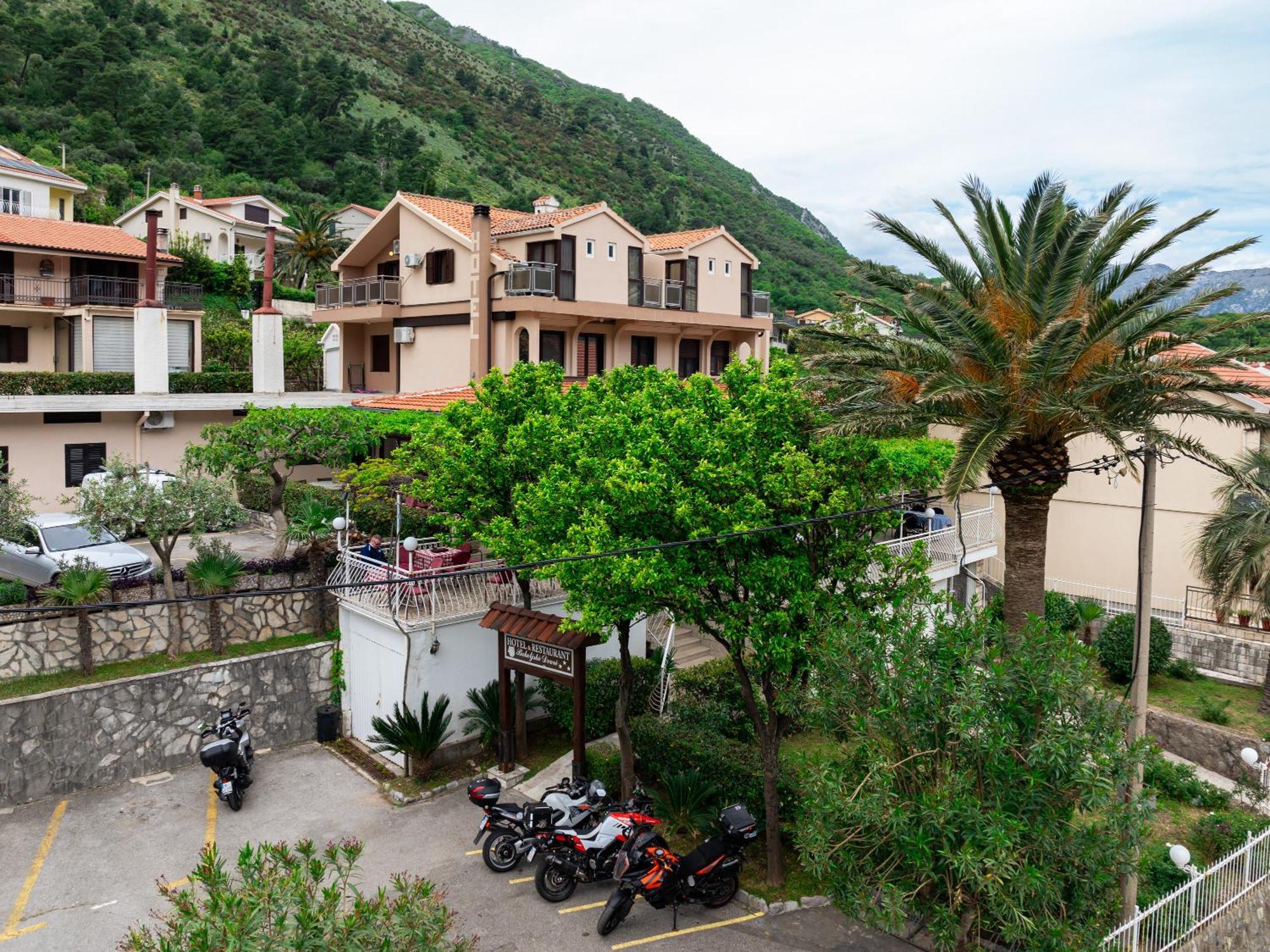 Hotel Bokeljski Dvori Kotor Buitenkant foto