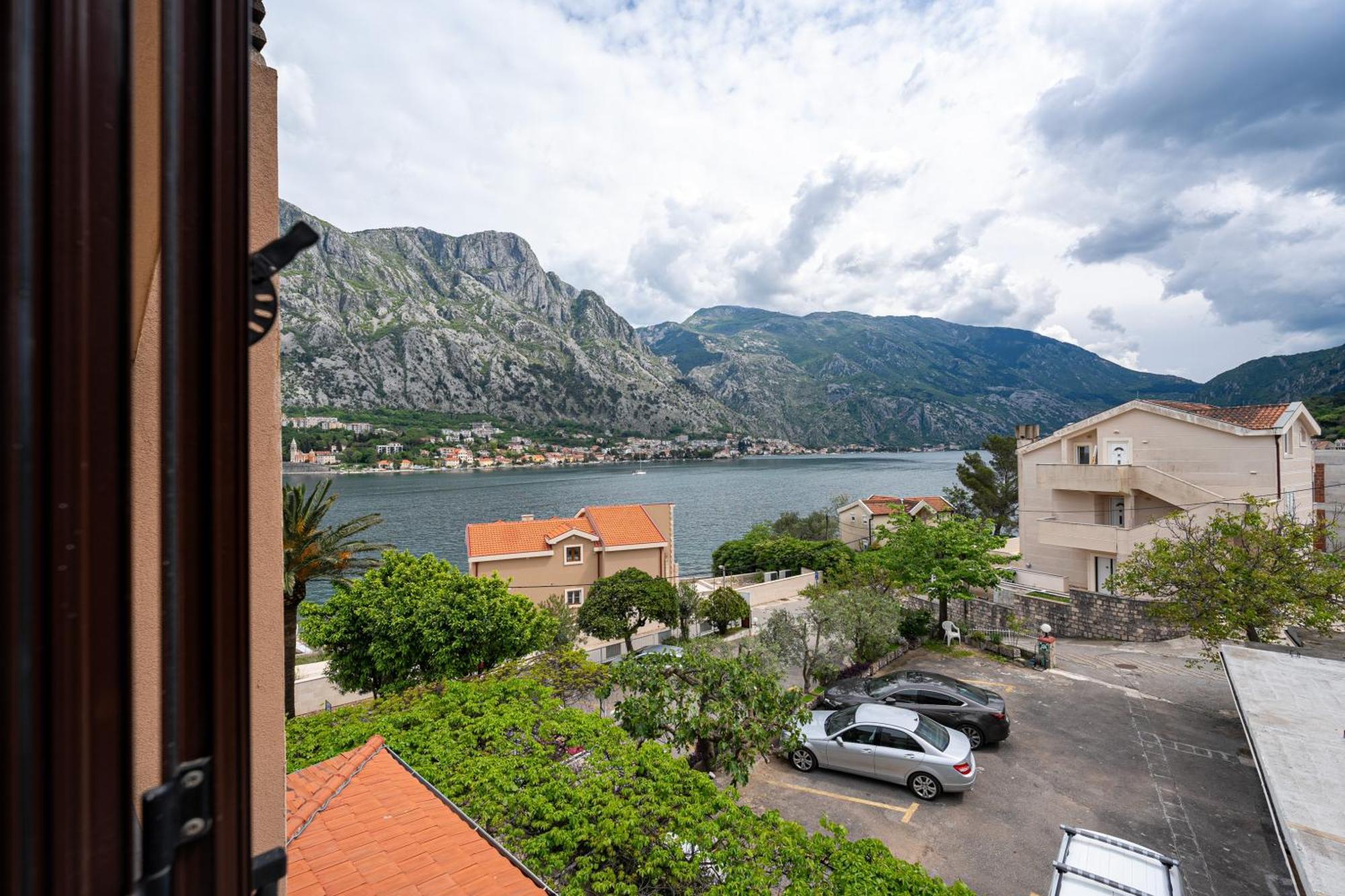 Hotel Bokeljski Dvori Kotor Buitenkant foto