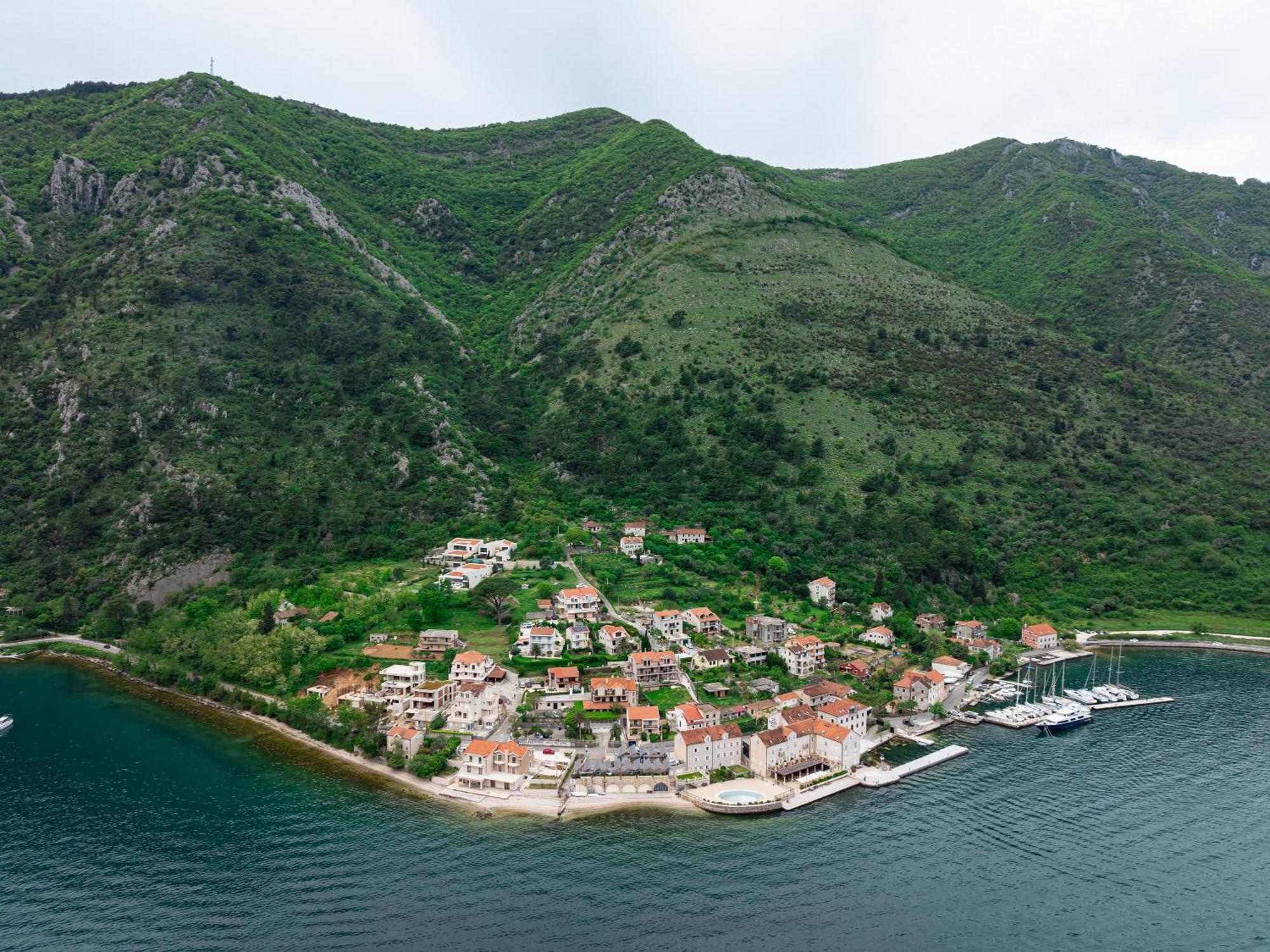 Hotel Bokeljski Dvori Kotor Buitenkant foto