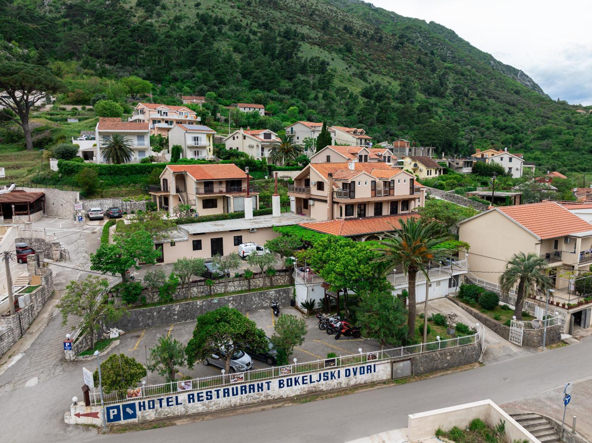 Hotel Bokeljski Dvori Kotor Buitenkant foto